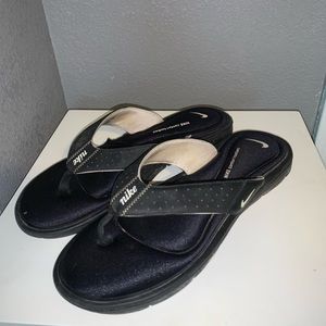 Woman’s Nike sandals
